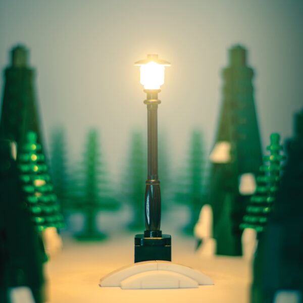 Black Light-Up Lamp Post (Yellow / Warm Light) - Image 2