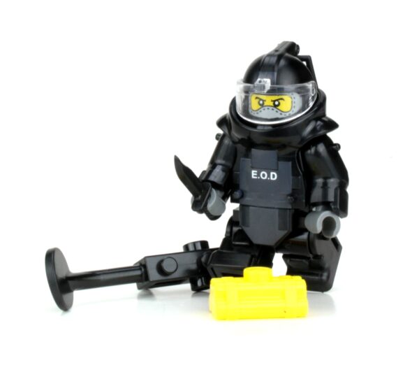 Bomb Squad Explosive Disposal Specialist (EOD) Minifig - Image 2