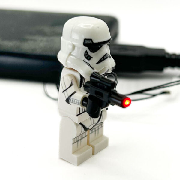 Light-Up Small Blaster for Minifig (Red Flashing Light) USB Powered - Image 2