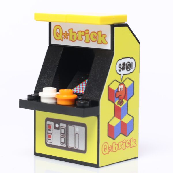 B3 Customs Q*Brick Arcade Machine made from LEGO parts - Image 2