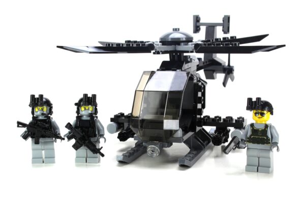 Army AH-6 Little Bird Helicopter (1x Pilot + 2x Army Rangers) made with LEGO parts - Image 2