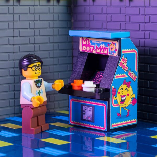 Ms. Dot-Man Custom Arcade Machine made with LEGO parts - B3 Customs - Image 3