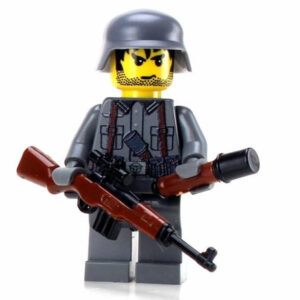 German World War 2 Soldier w/ M43 Minifig made with LEGO parts
