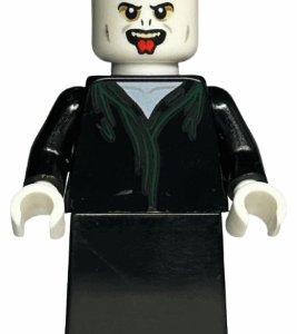 Voldemort (White Head, Black Skirt, Tongue Out) - LEGO Harry Potter Minifigure (2022)