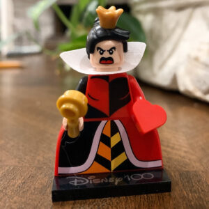 Queen of Hearts - LEGO Disney 100 Collectible Minifigure (2023)
