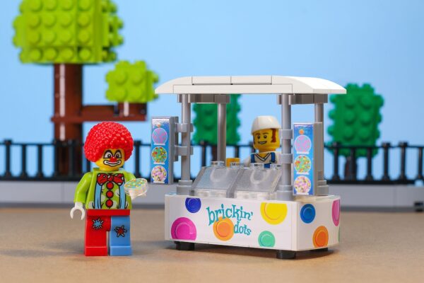 Brickin' Dots Ice Cream Food Stand made using LEGO parts - B3 Customs - Image 2